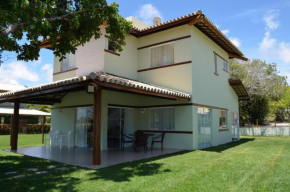 Casa paraíso em Guarajuba, 4 suítes, próximo à praia
